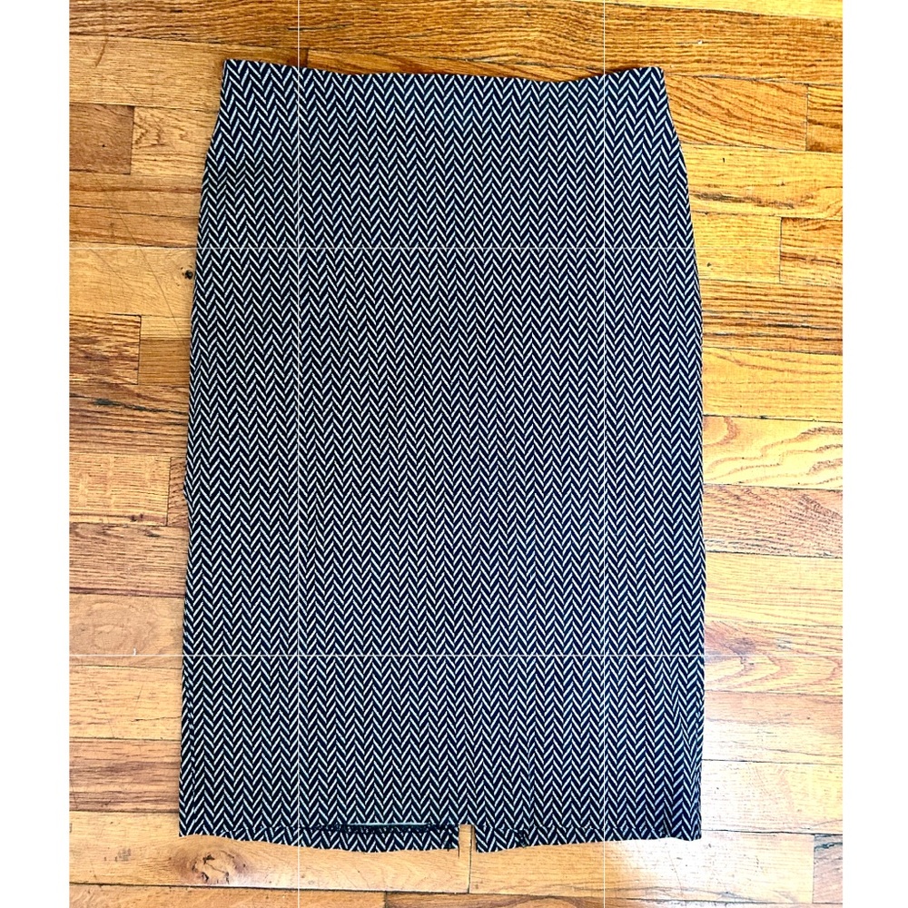 89th & Madison Black and White Zigzag Pencil Skirt